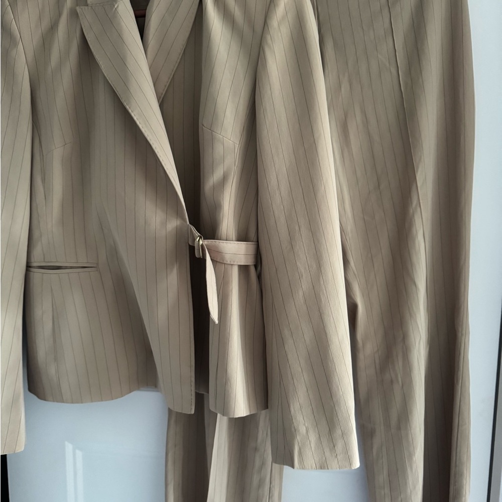 Karen Millen Beige Pinstripe Blazer pants suit wool like new